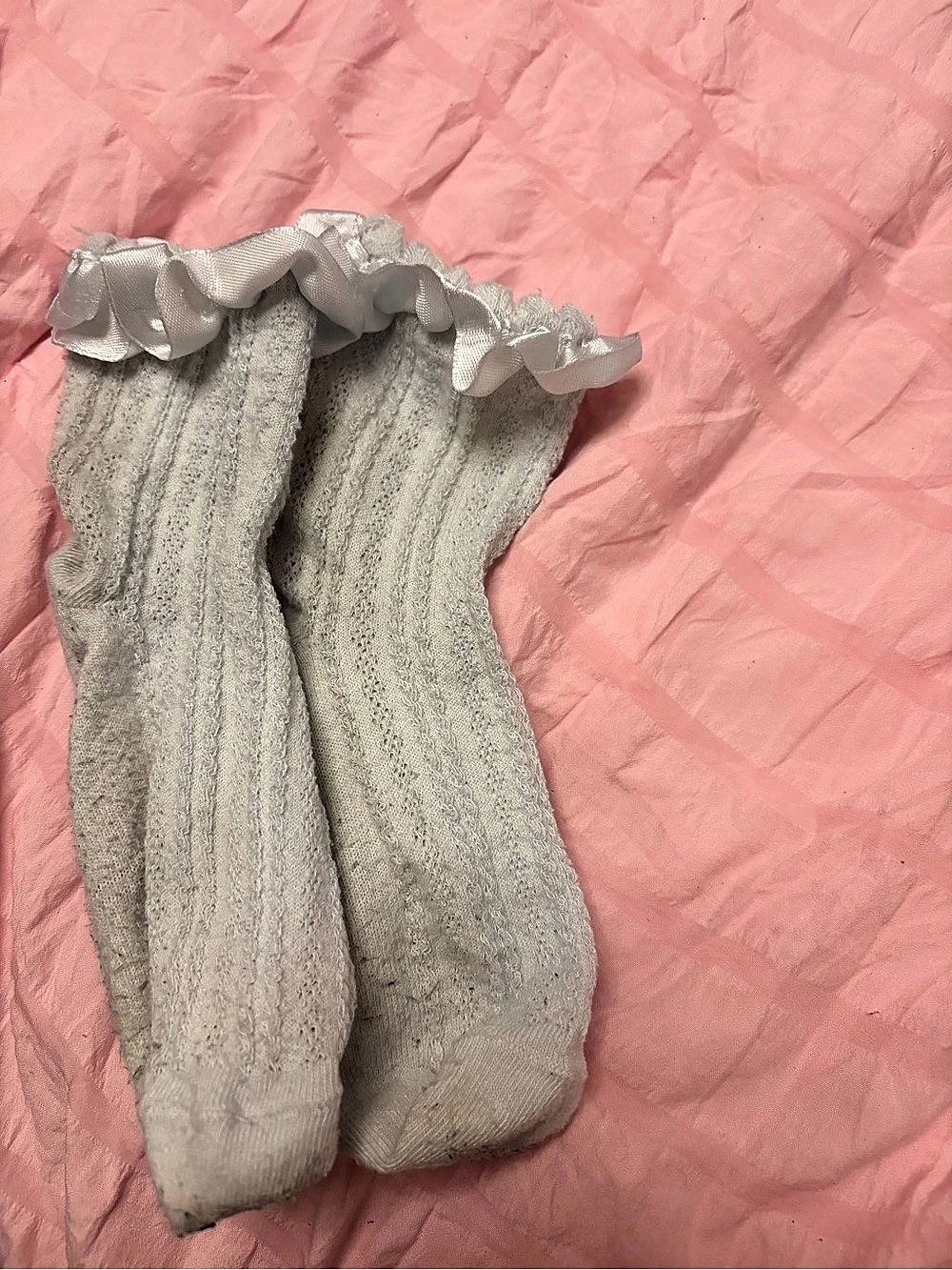 White Ruffle Cuff Socks - Picture 4 of 4